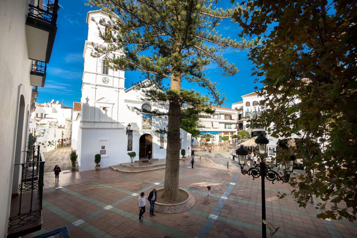 Balcon De Europa 4 Menyber Lägenhet Nerja Exteriör bild